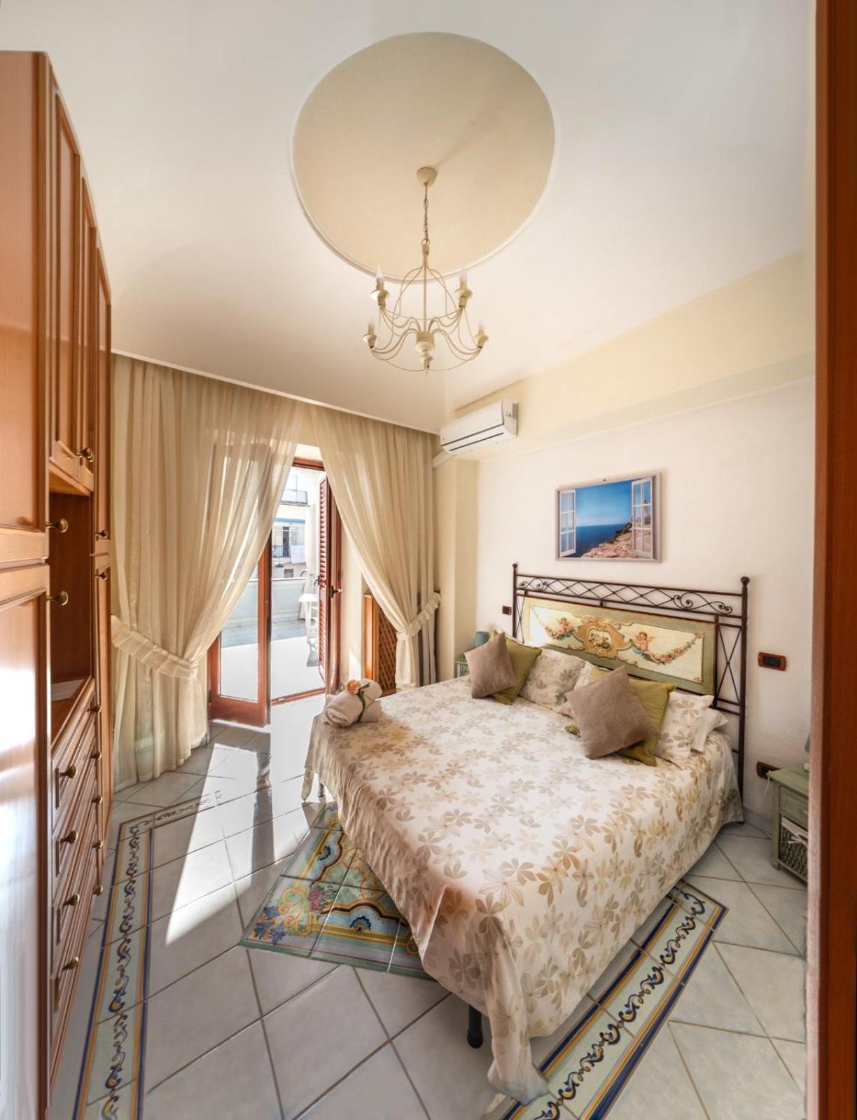 La Finestra Sul Mare Bed and Breakfast Ischia Eksteriør billede